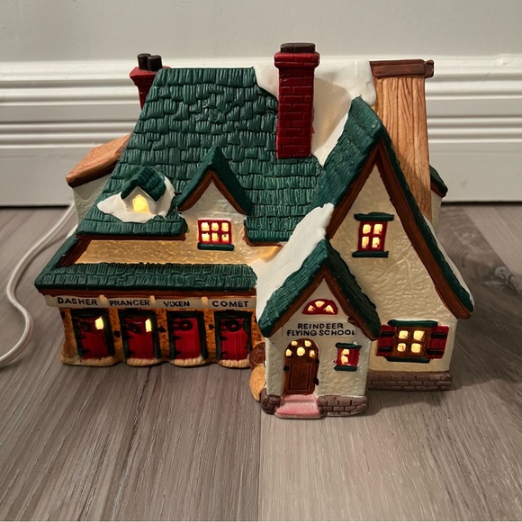 Lemax Christmas Village Reindeer Flying School 1993 - Picture 1 of 1